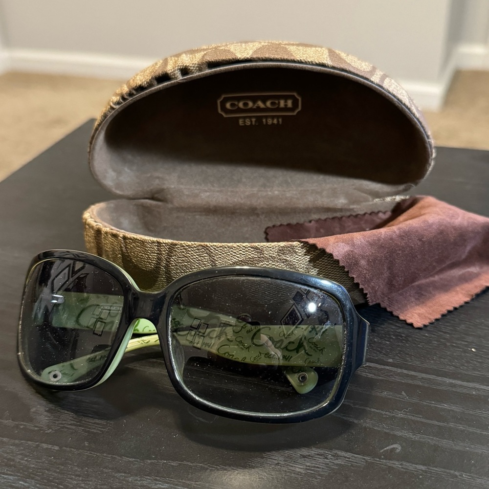 Vintage Coach Sunglasses - Green “Ginger” style - EUC - Case included